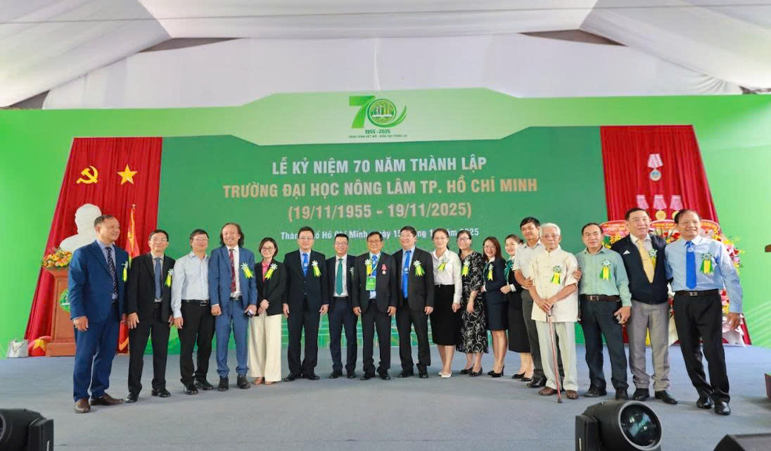 CỰU SINH VIÊN